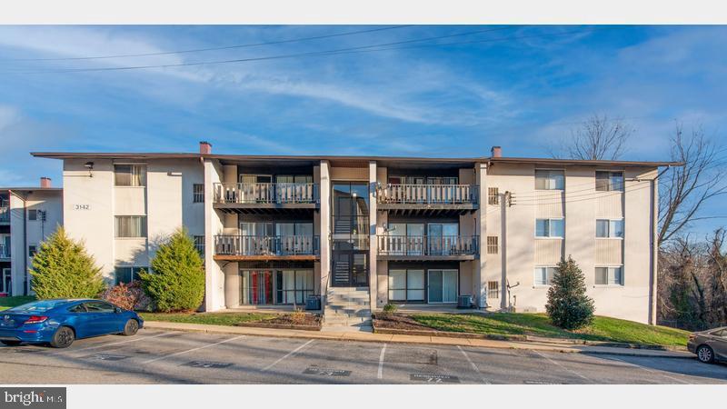 HUNTCREST CONDOMINIUM - Residential