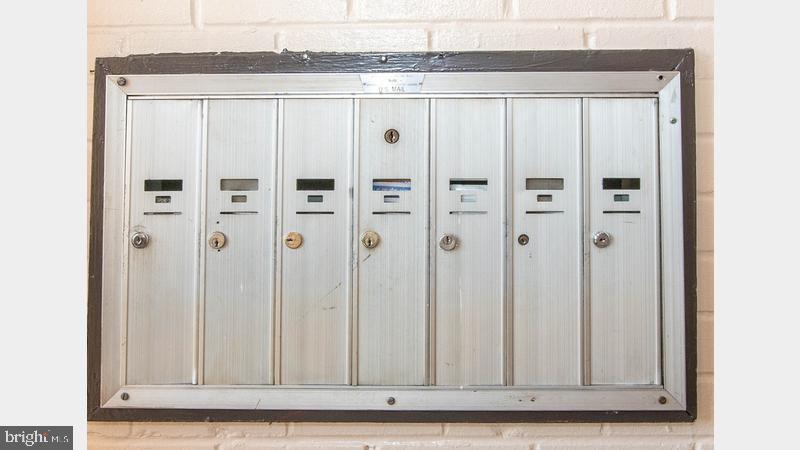 HUNTCREST CONDOMINIUM - Residential