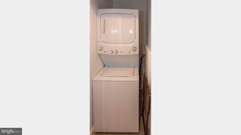 HUNTCREST CONDOMINIUM - Residential