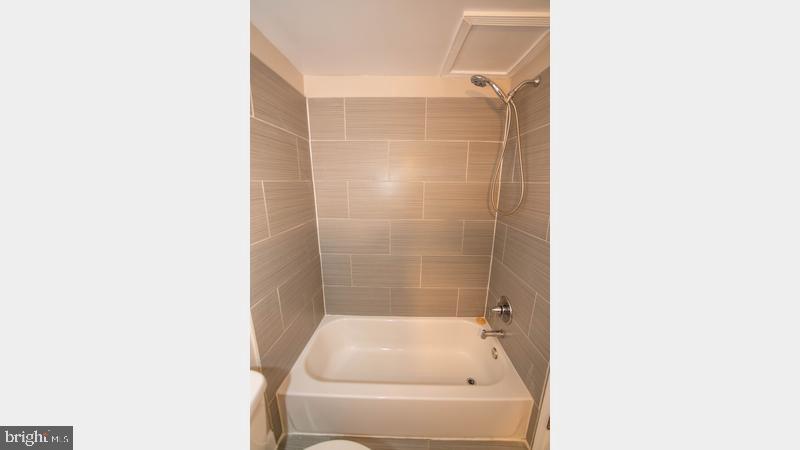 HUNTCREST CONDOMINIUM - Residential