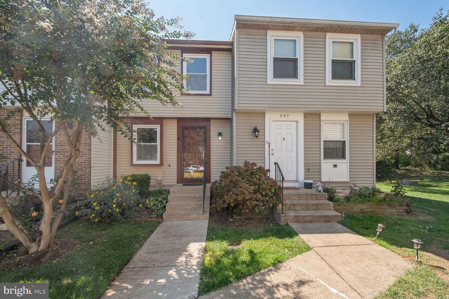 Updated Three Level Townhome in Huntington Ridge neighborhood of Sugarland.  The Kitchen has been updated with Gorgeous Granite Countertops, Beautiful Cabinetry, Tile Flooring, and Stainless Steel Appliances.  Renovated Bathrooms.  Upgraded lighting.  Ample Closet Space.  Newer Roof and Hot Water Heater.  Rear Storage Shed.  This home is a hidden gem!!!