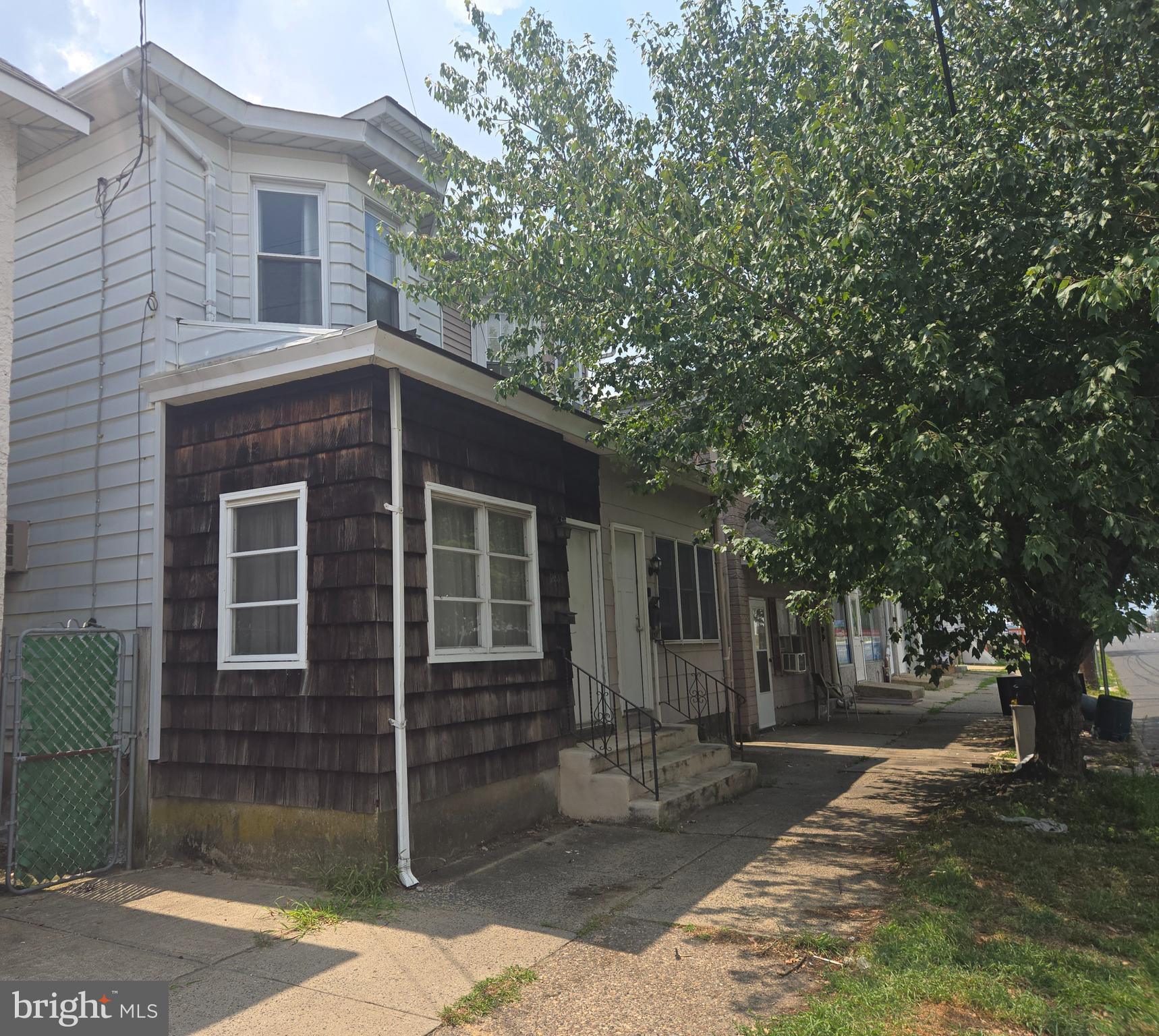 2839 S BROAD STREET
