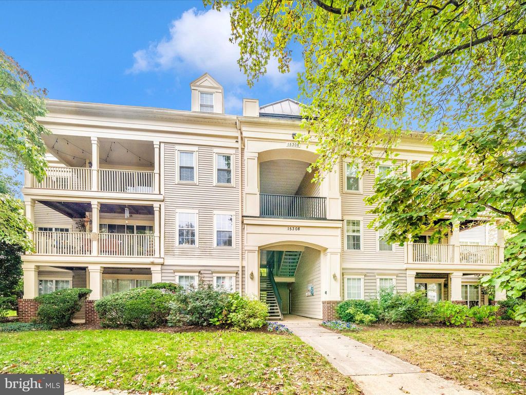 Photo of 15308 Diamond Cove Terrace #3C, ROCKVILLE, MD 20850 (MLS # MDMC2204626)