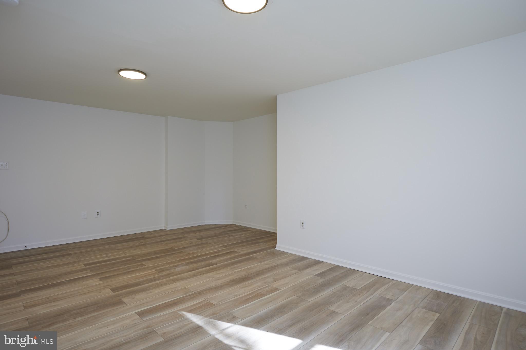 TIVOLI - Residential Lease