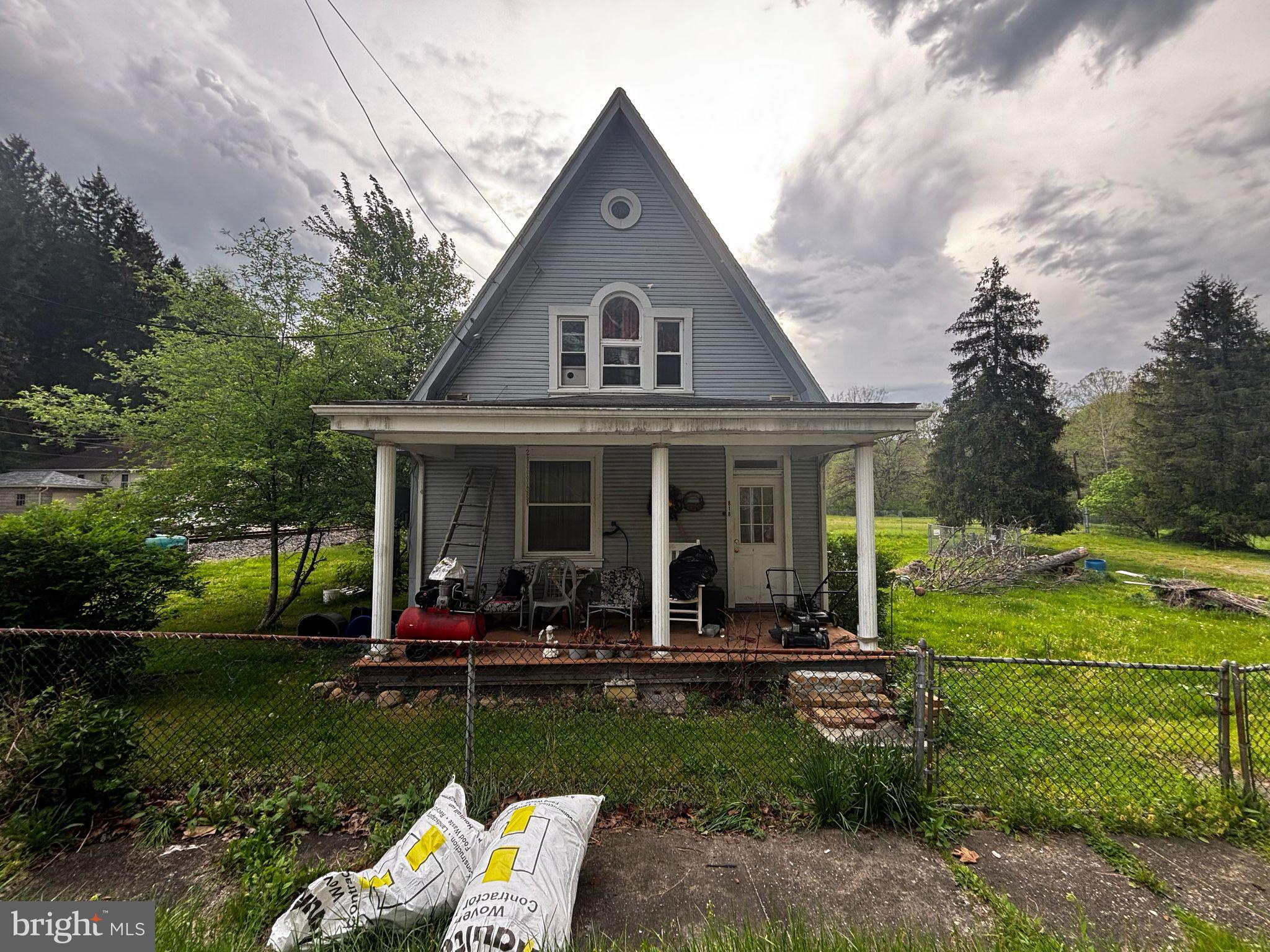 Charm awaits in this Monongahela home! Boasting a new roof & septic system, plus a 4-year-old furnace
for peace of mind. Enjoy the recently updated kitchen with new countertops and sink, complemented by
gleaming hardwood floors throughout. DO NOT UNDER ANY CIRCUMSTANCES KNOCK ON DOOR OR GO TO PROPERTY WITHOUT SETTING AN APPT.**