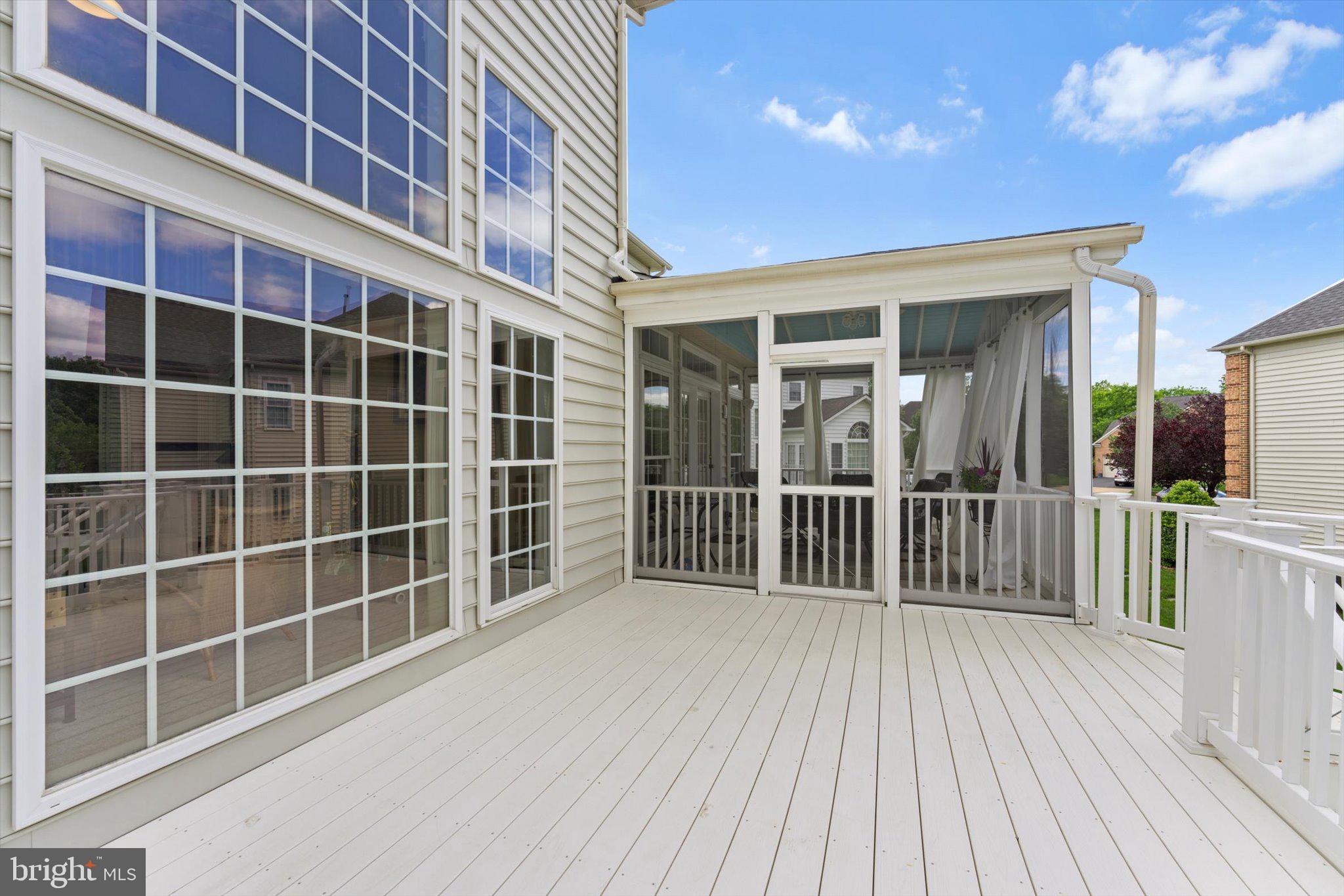 LANSDOWNE ON THE POTOMAC - Residential