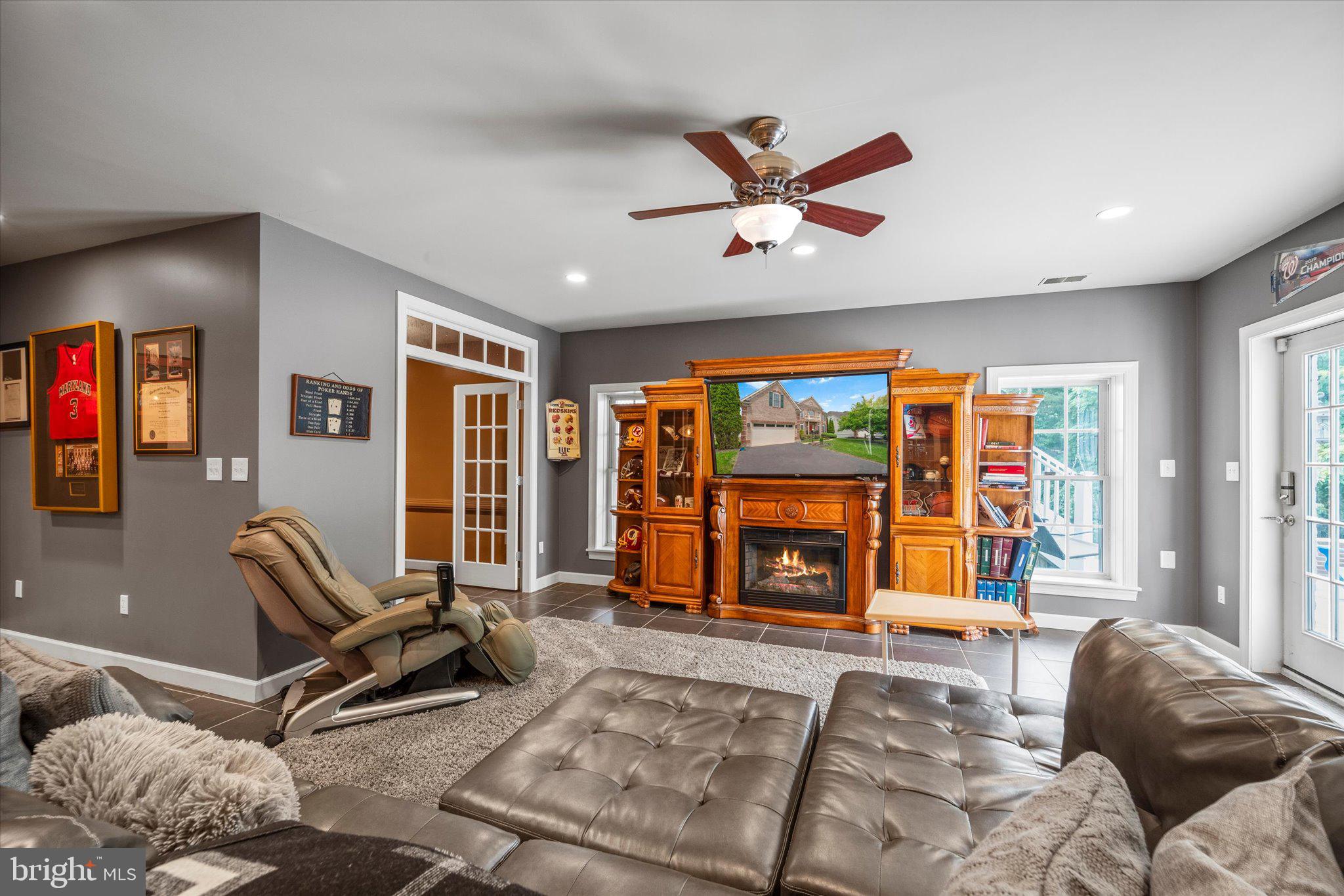 LANSDOWNE ON THE POTOMAC - Residential