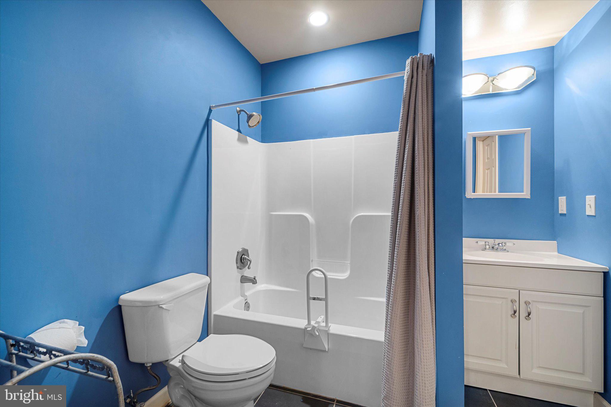 LANSDOWNE ON THE POTOMAC - Residential