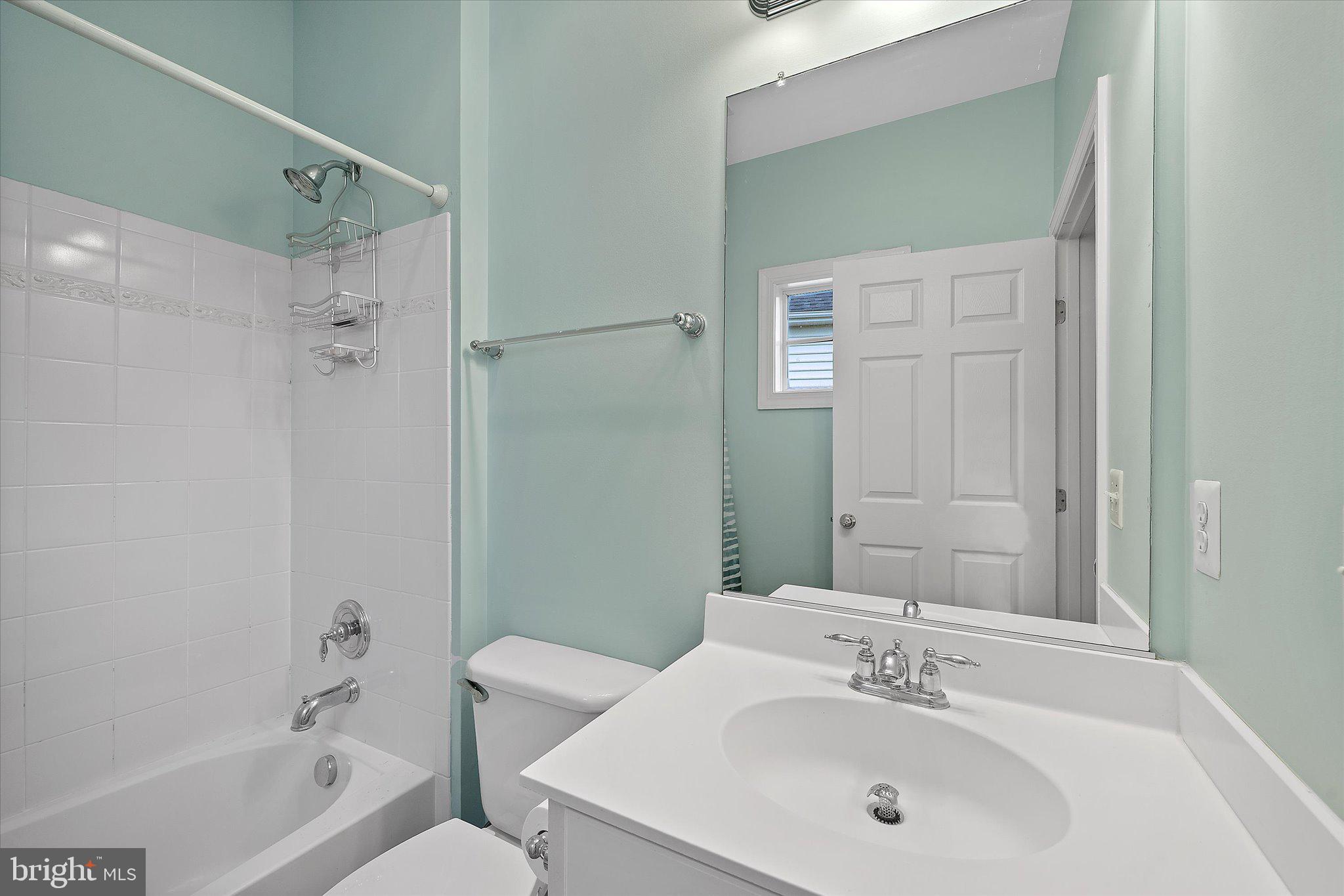 LANSDOWNE ON THE POTOMAC - Residential