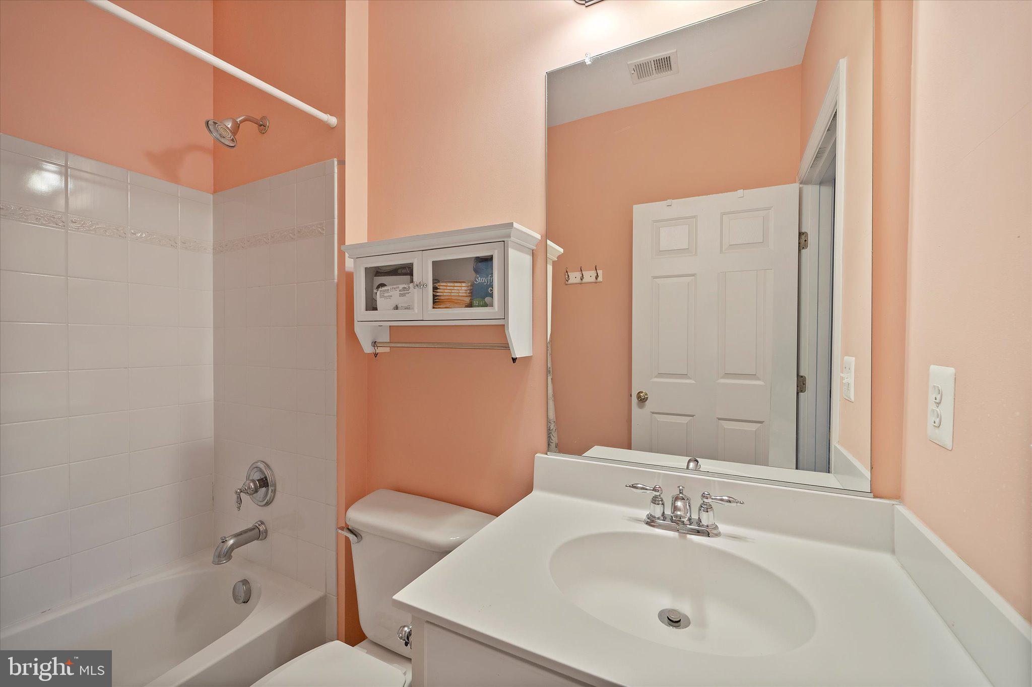 LANSDOWNE ON THE POTOMAC - Residential