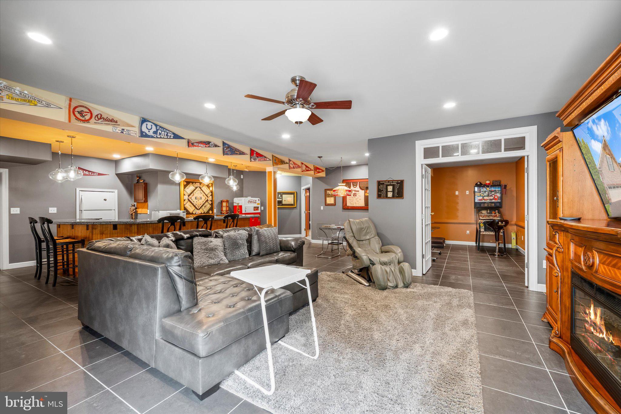 LANSDOWNE ON THE POTOMAC - Residential