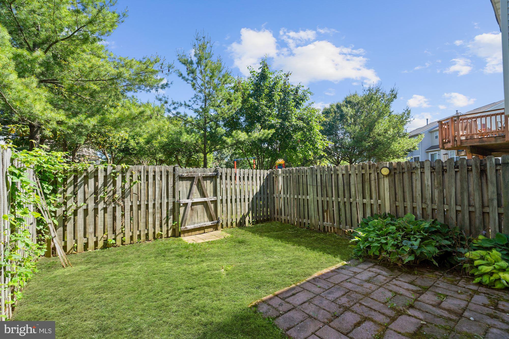 YORKSHIRE KNOLLS - Residential