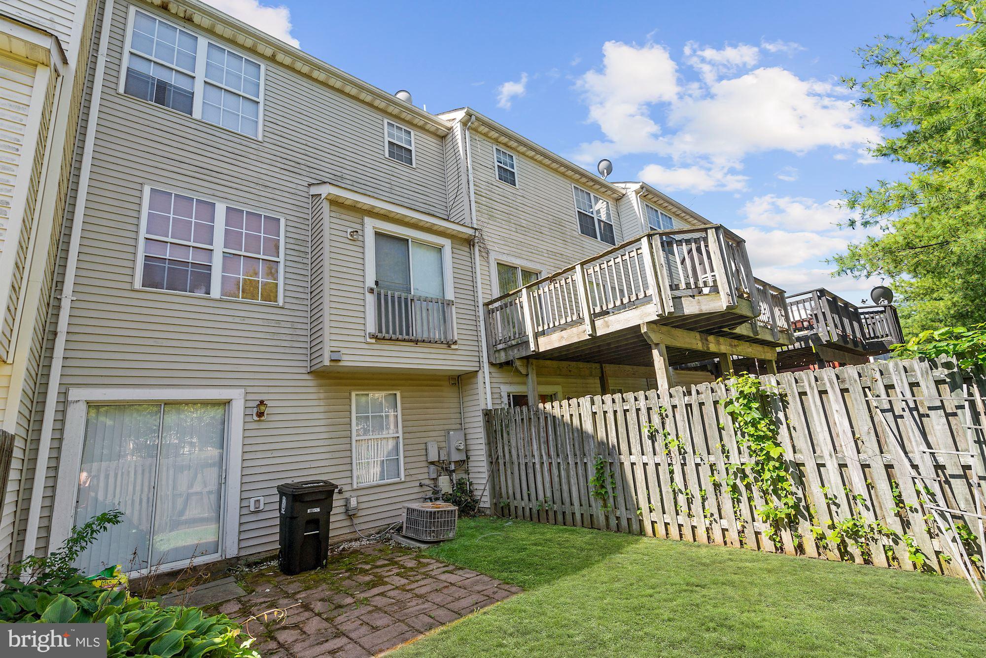 YORKSHIRE KNOLLS - Residential