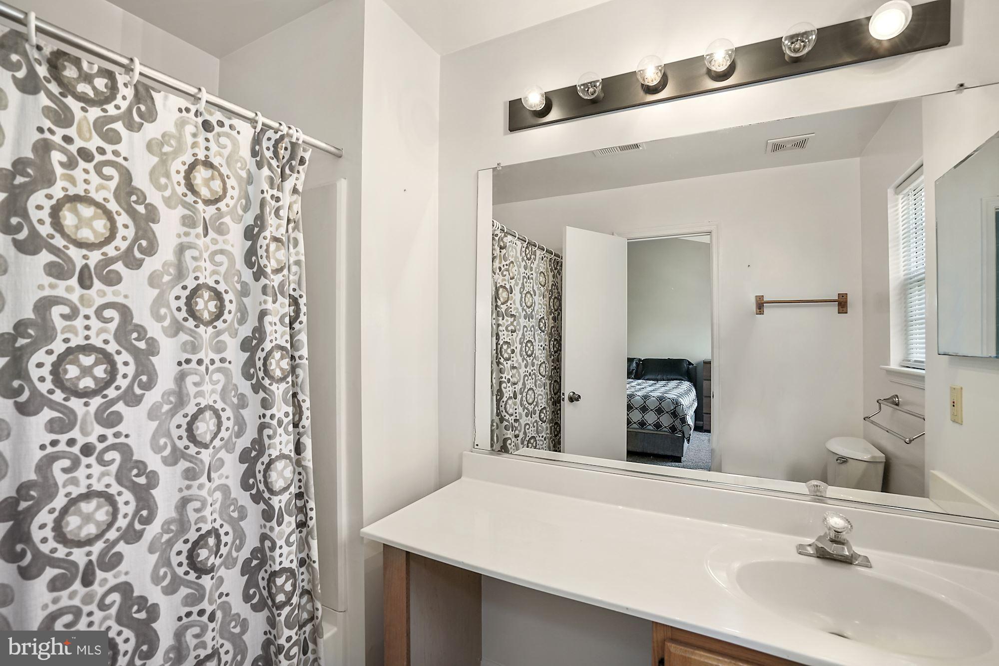 YORKSHIRE KNOLLS - Residential