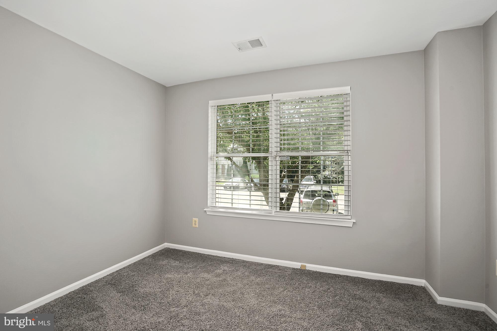 YORKSHIRE KNOLLS - Residential