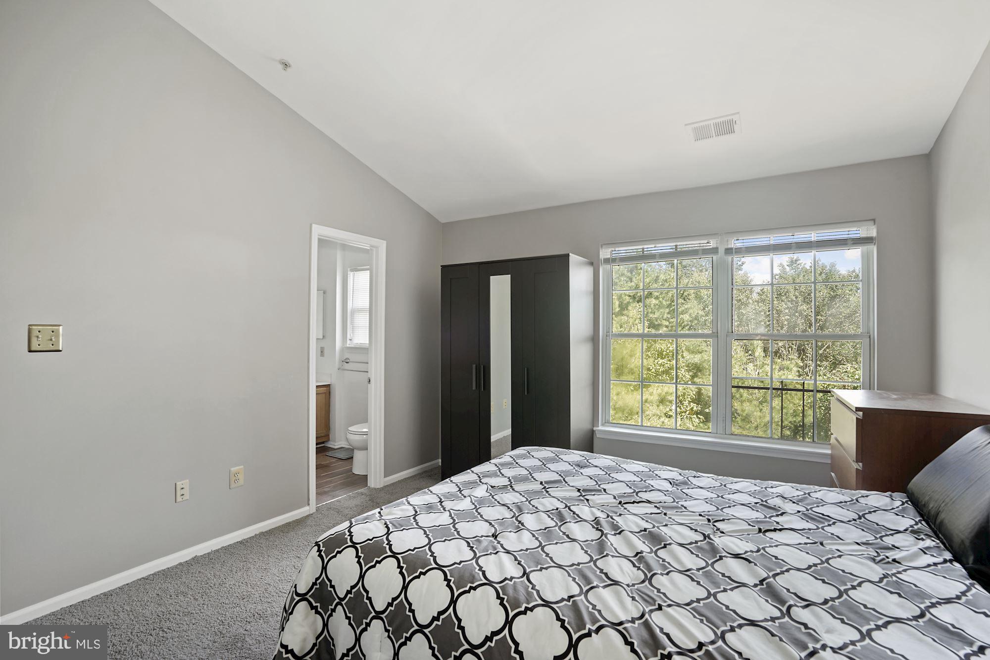 YORKSHIRE KNOLLS - Residential