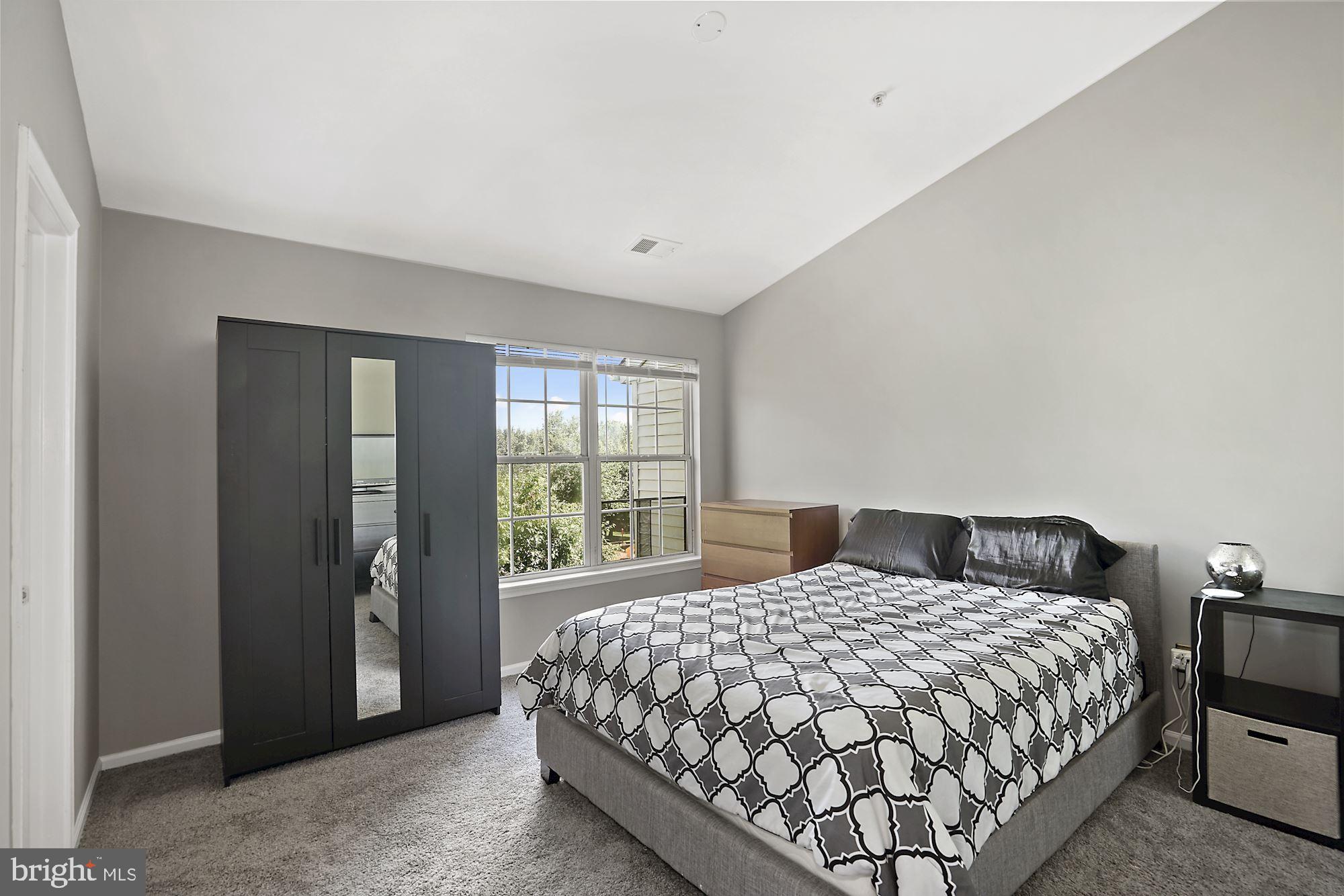 YORKSHIRE KNOLLS - Residential