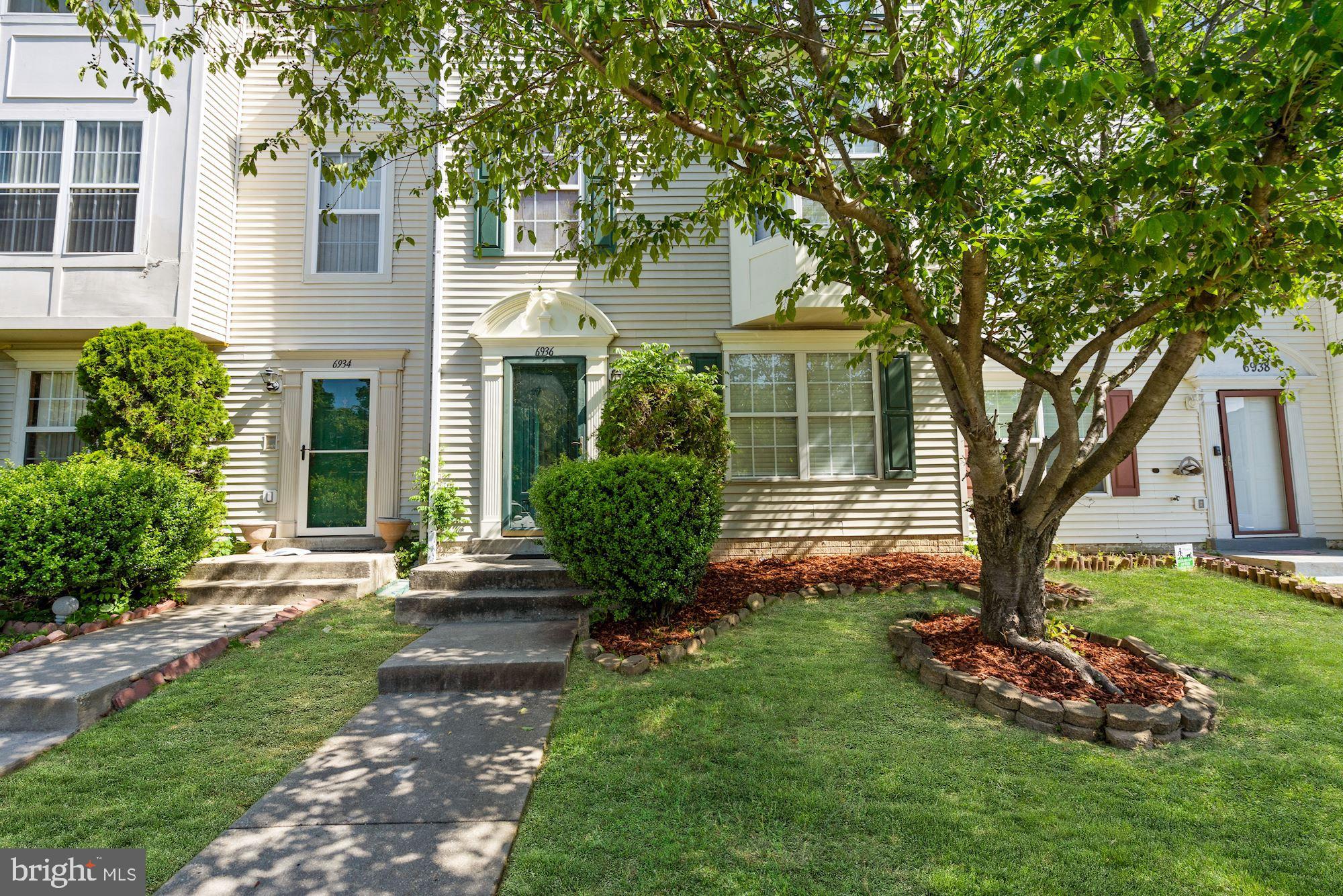 YORKSHIRE KNOLLS - Residential