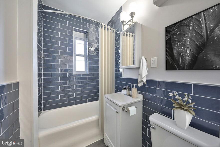 UNIVERSITY CITY - Residential Lease