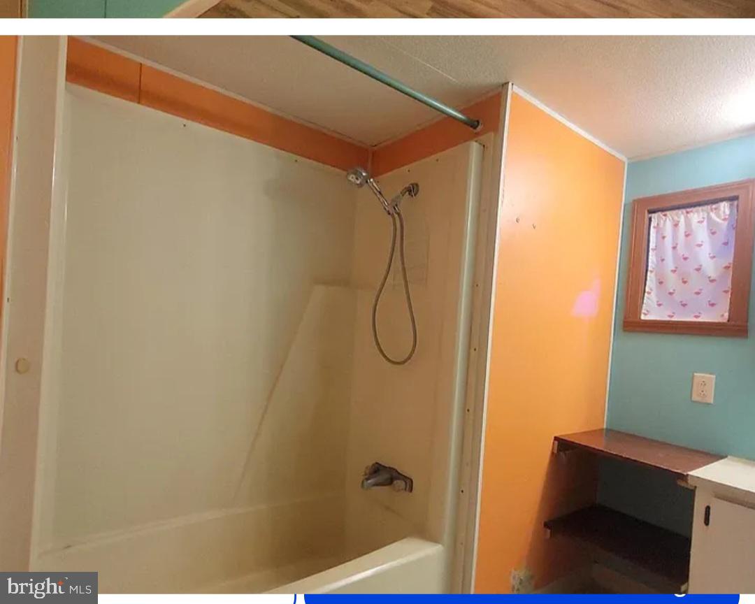 OAK KNOLL ESTATES - Residential