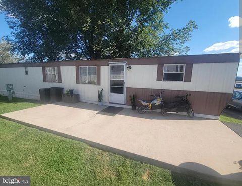 Mobile Home For Sale - 32 Oak Knoll Estate<br/> ELIZABETHTOWN, PA 17022