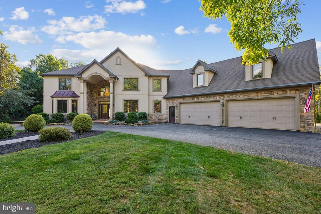 Photo of 708 Bencru Avenue, MECHANICSBURG, PA 17055 (MLS # PAYK2089254)