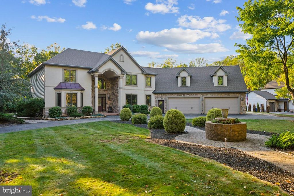 Photo of 708 Bencru Avenue, MECHANICSBURG, PA 17055 (MLS # PAYK2089254)