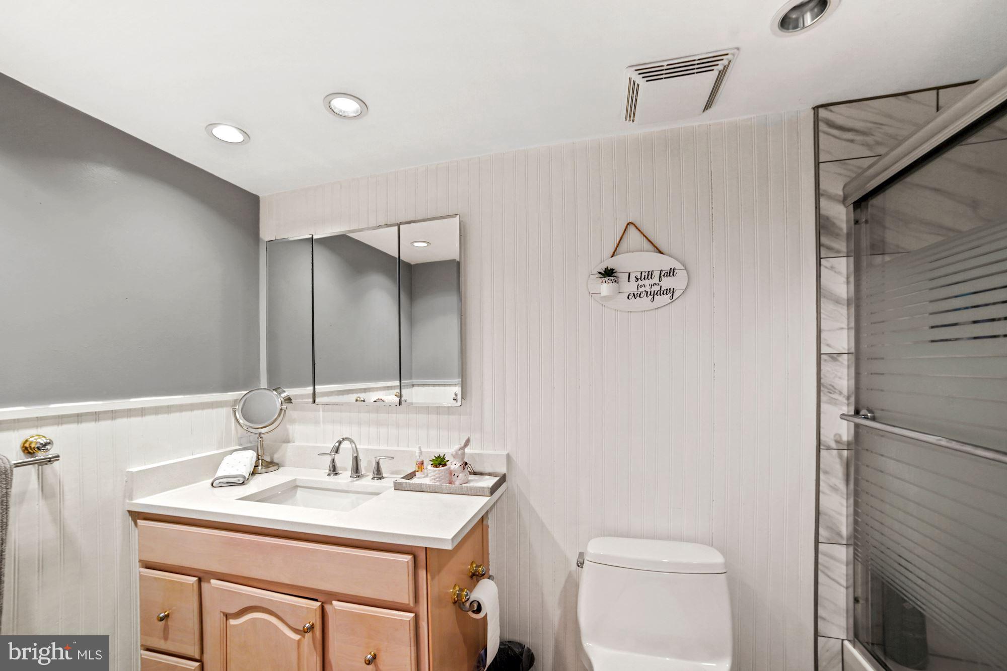 ESSEX PLACE - Residential