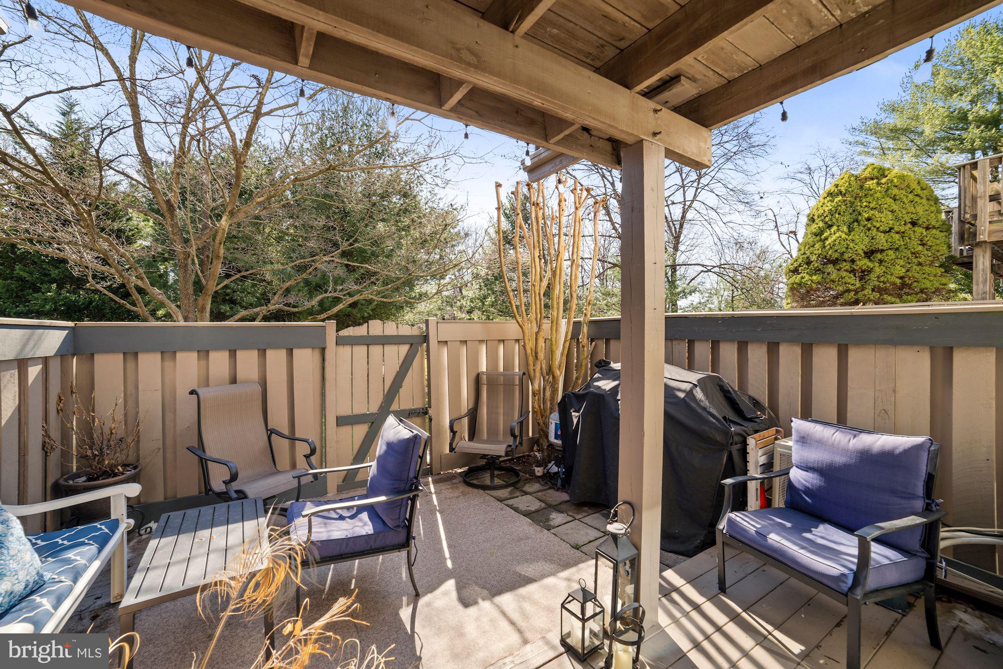 ESSEX PLACE - Residential