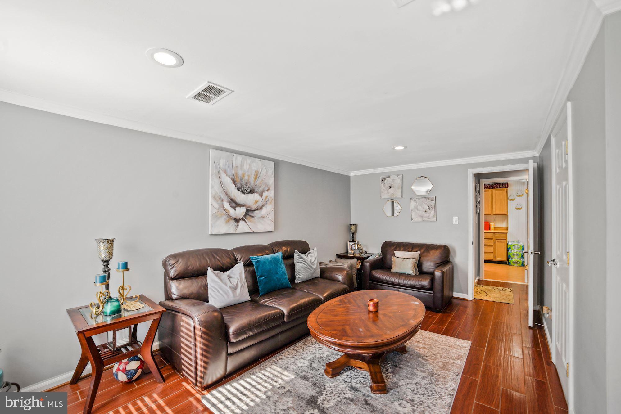 ESSEX PLACE - Residential