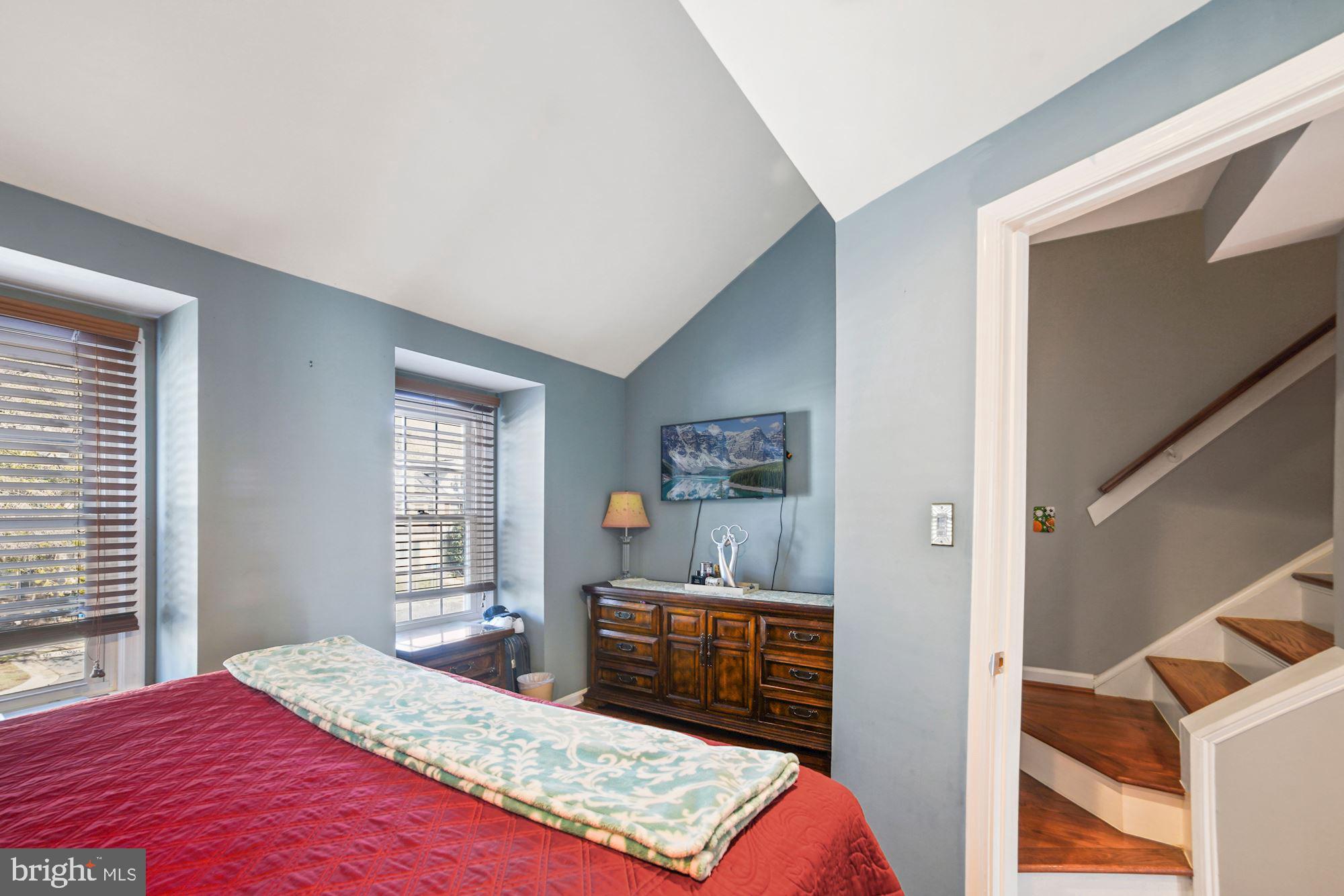 ESSEX PLACE - Residential