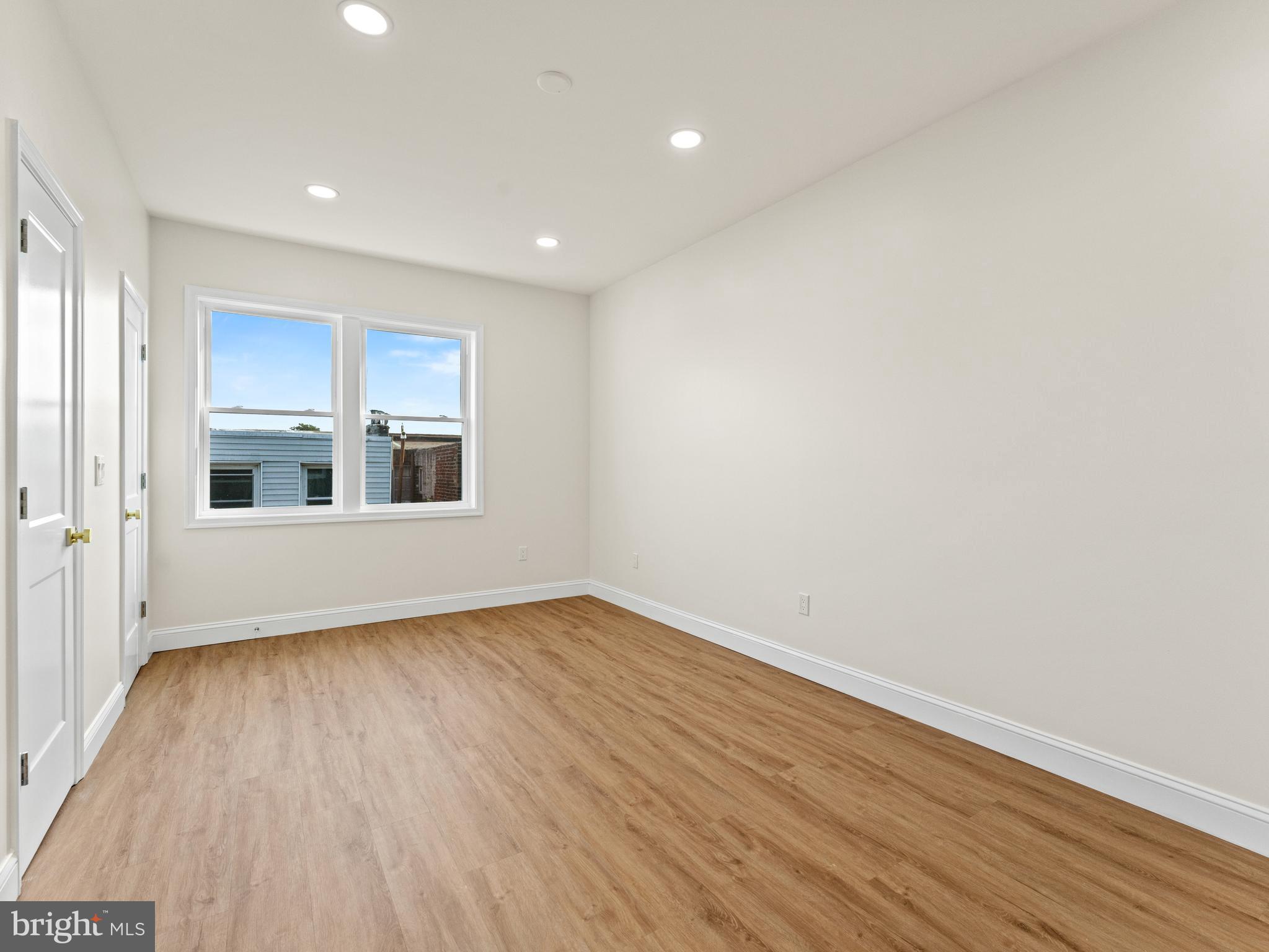 LOWER MOYAMENSING - Residential