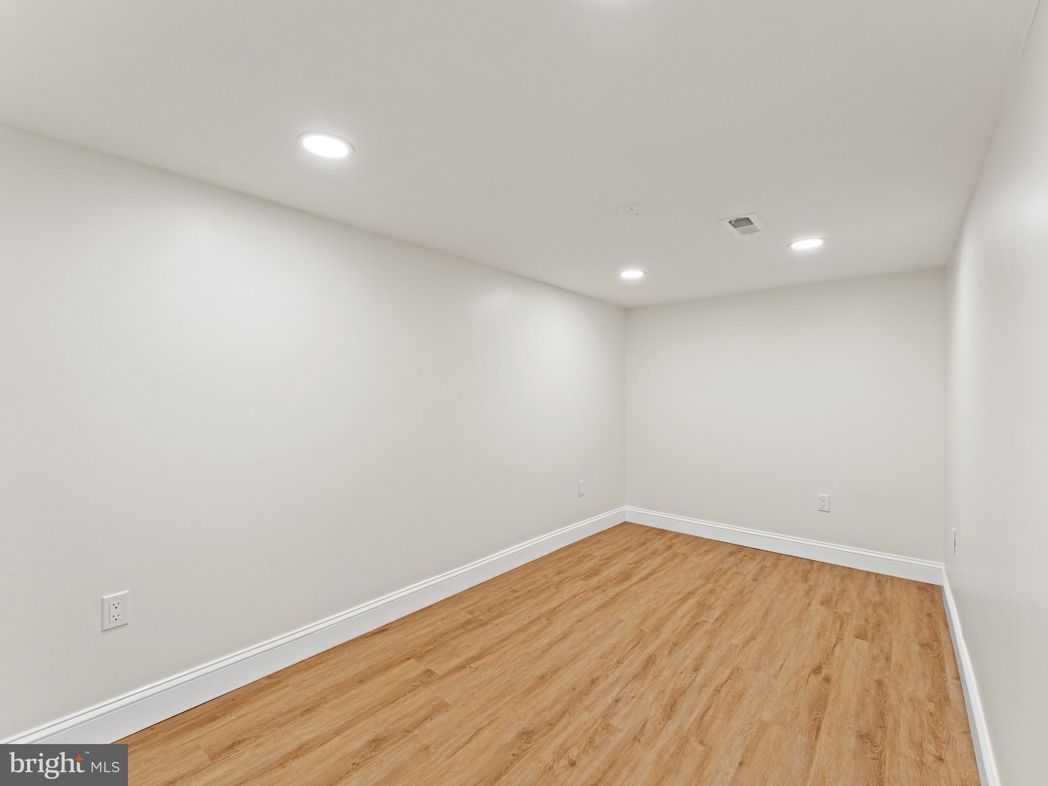 LOWER MOYAMENSING - Residential