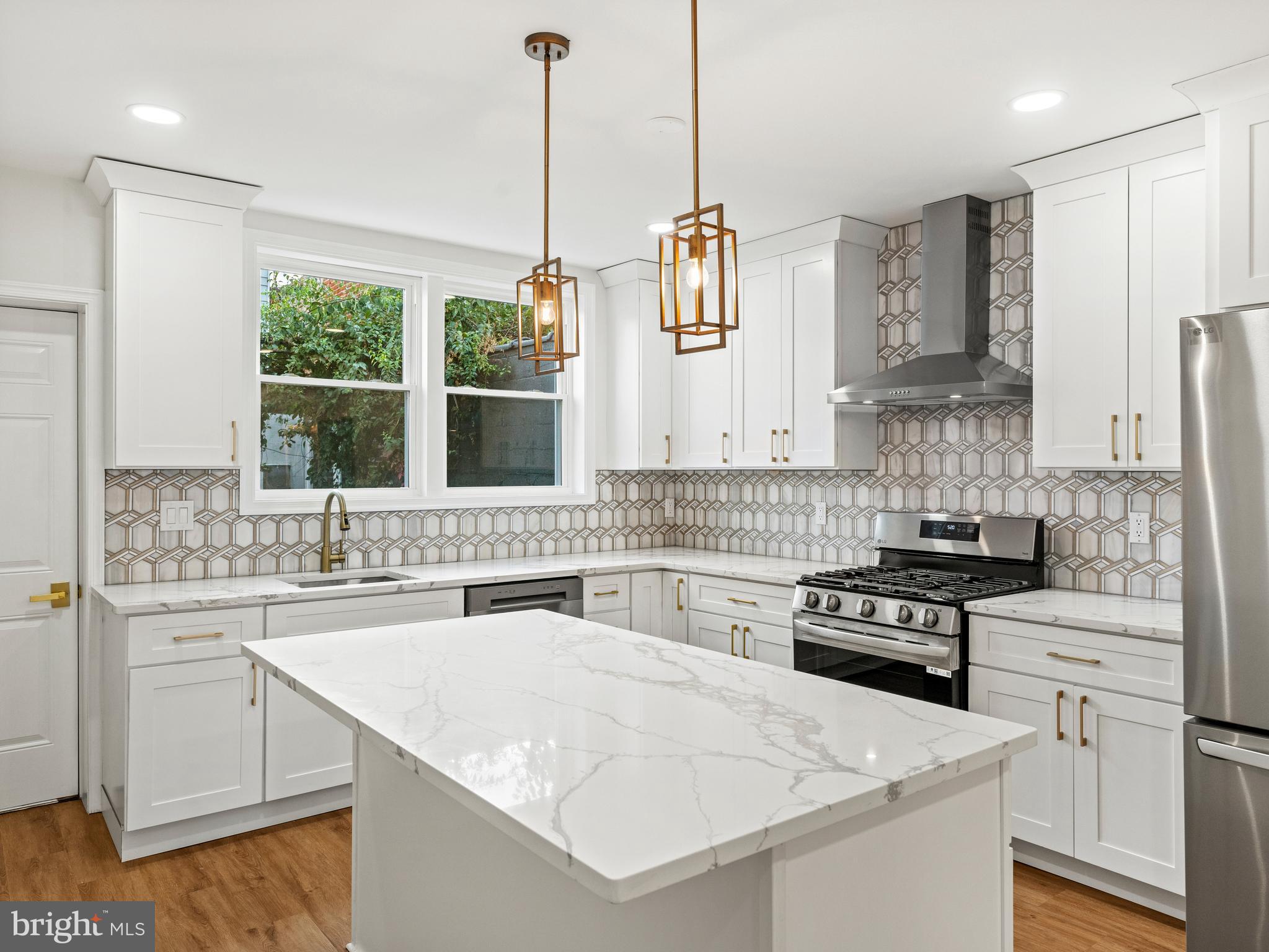 LOWER MOYAMENSING - Residential