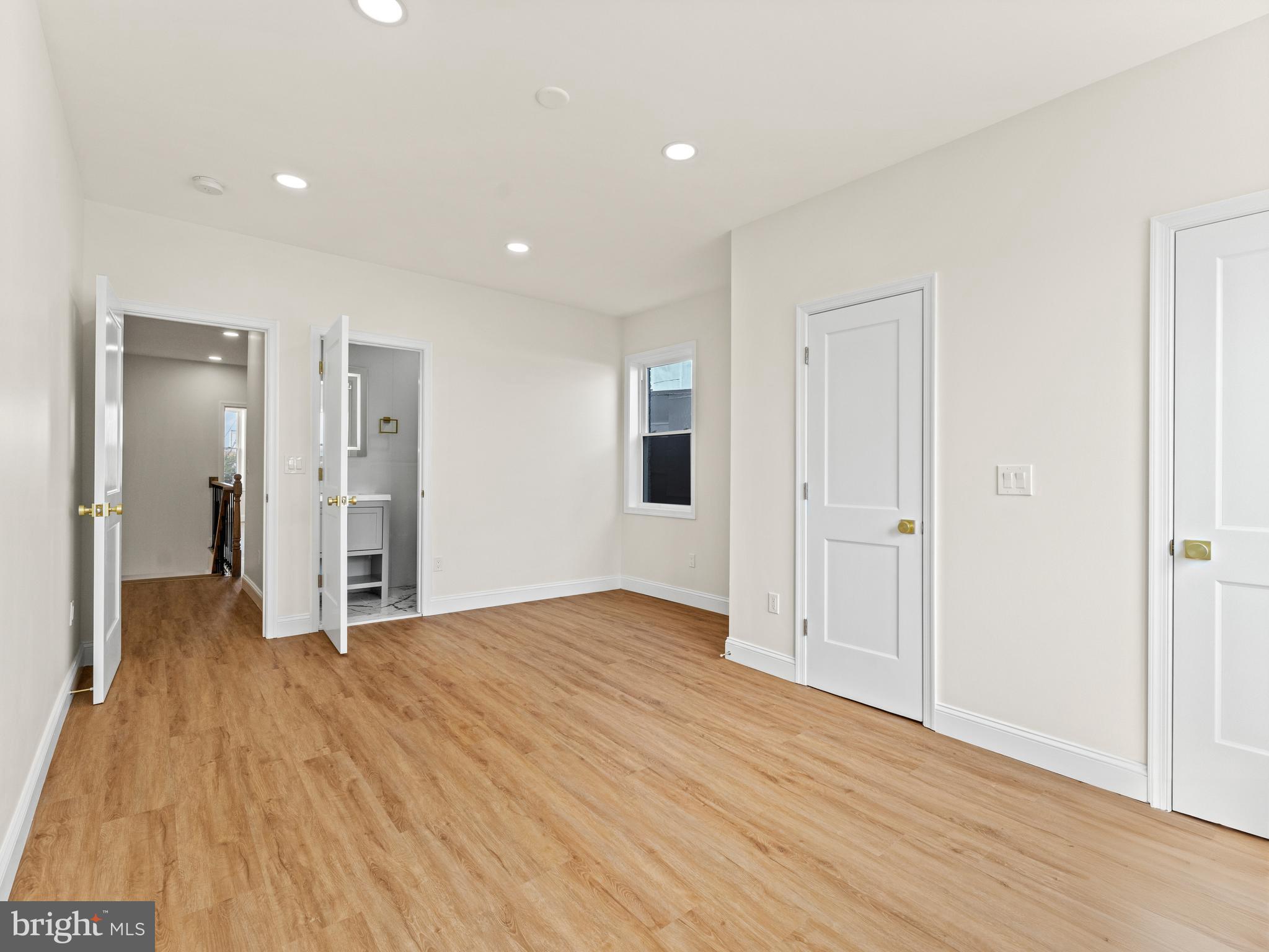 LOWER MOYAMENSING - Residential