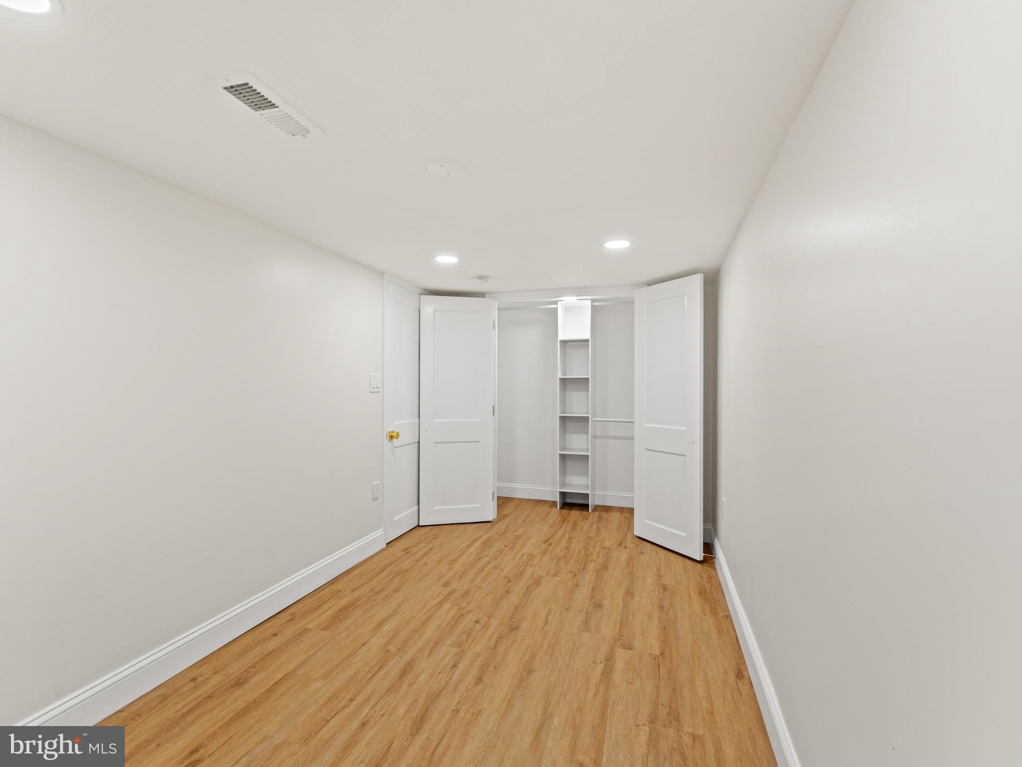 LOWER MOYAMENSING - Residential