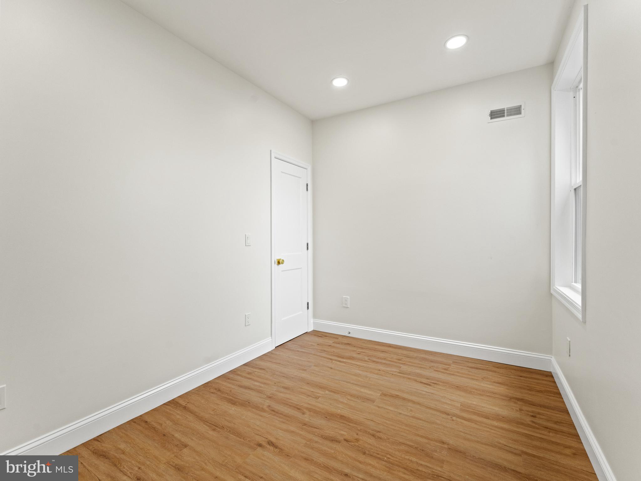 LOWER MOYAMENSING - Residential