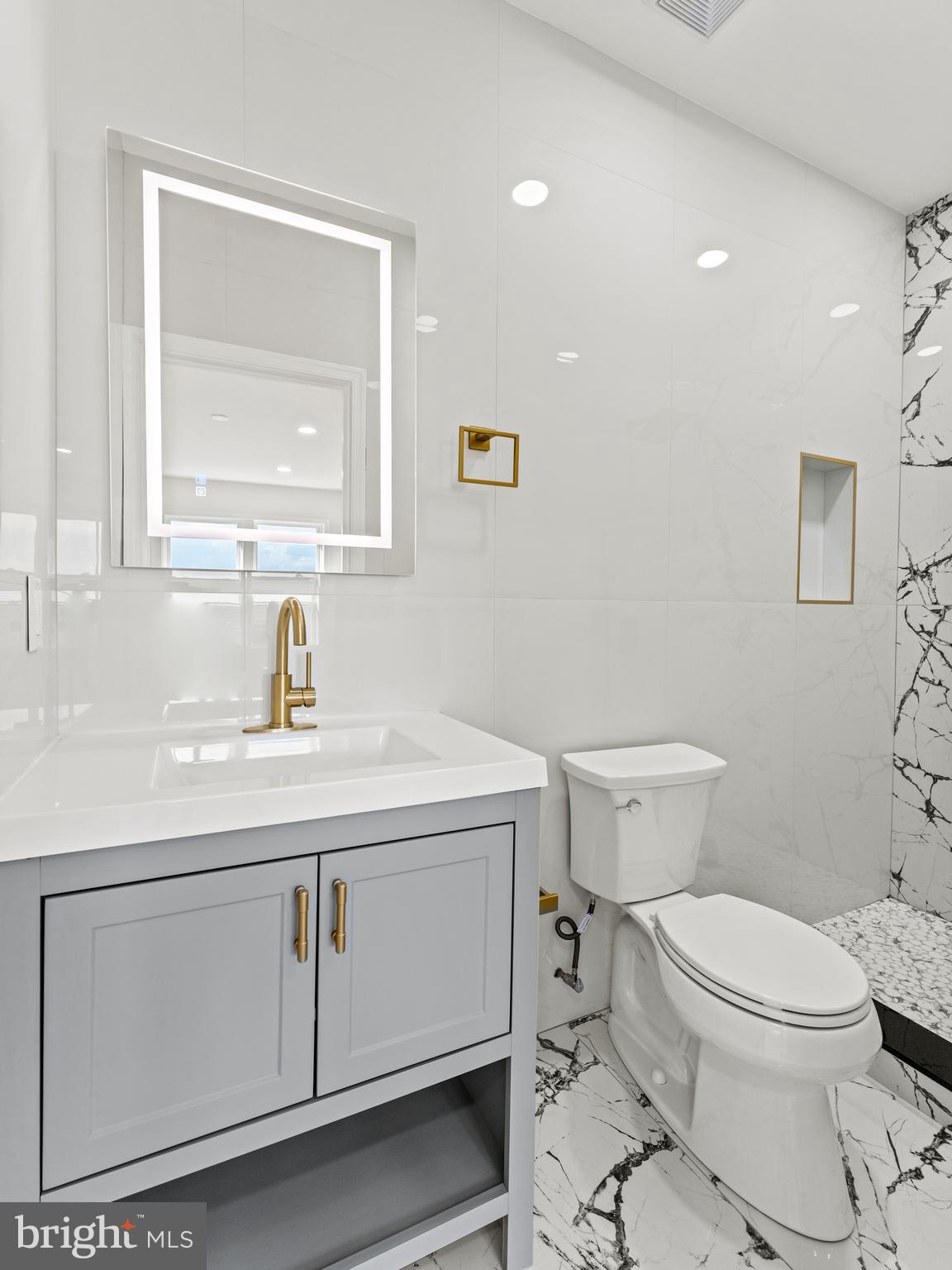 LOWER MOYAMENSING - Residential