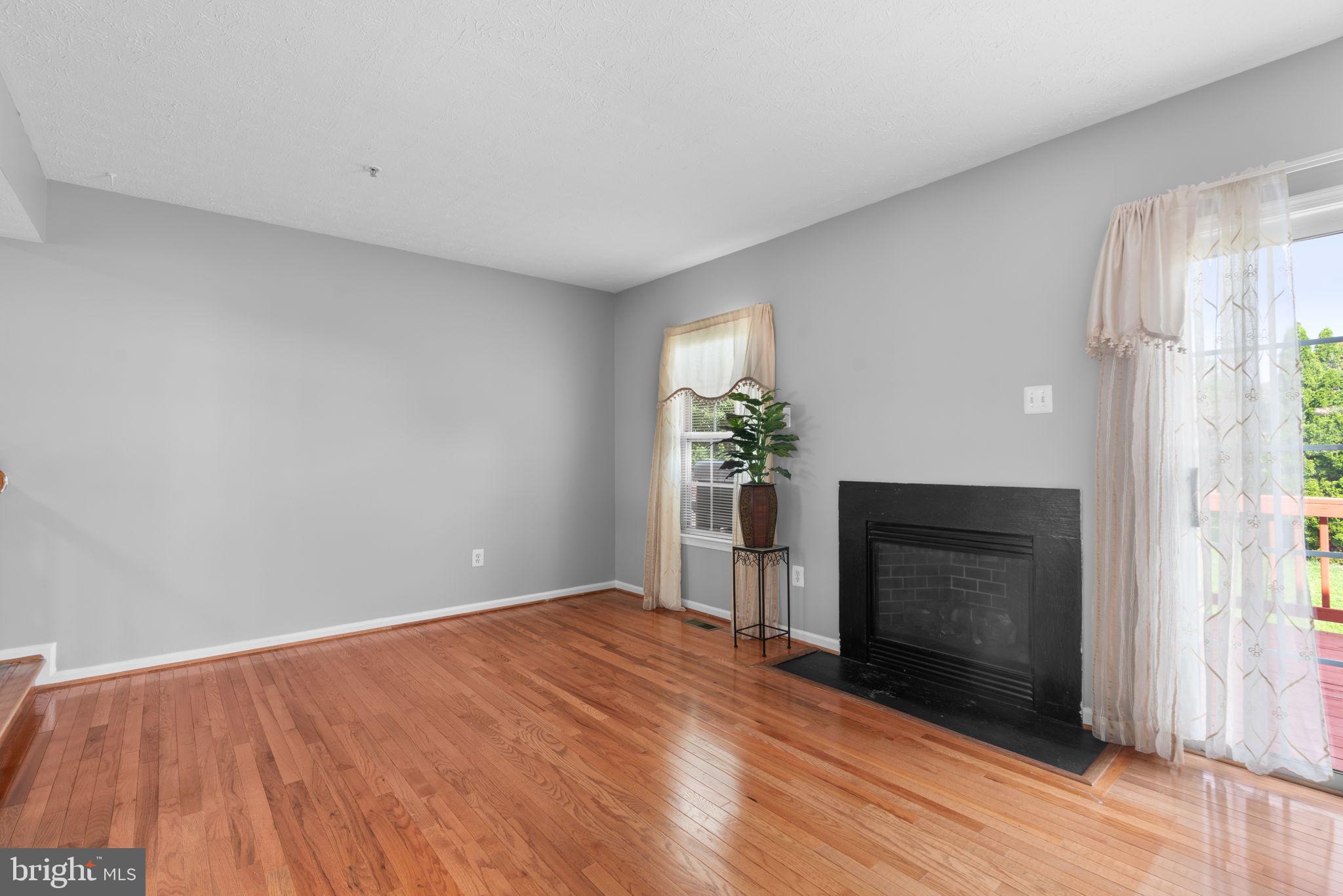 8839 HAWTHORNE COURT