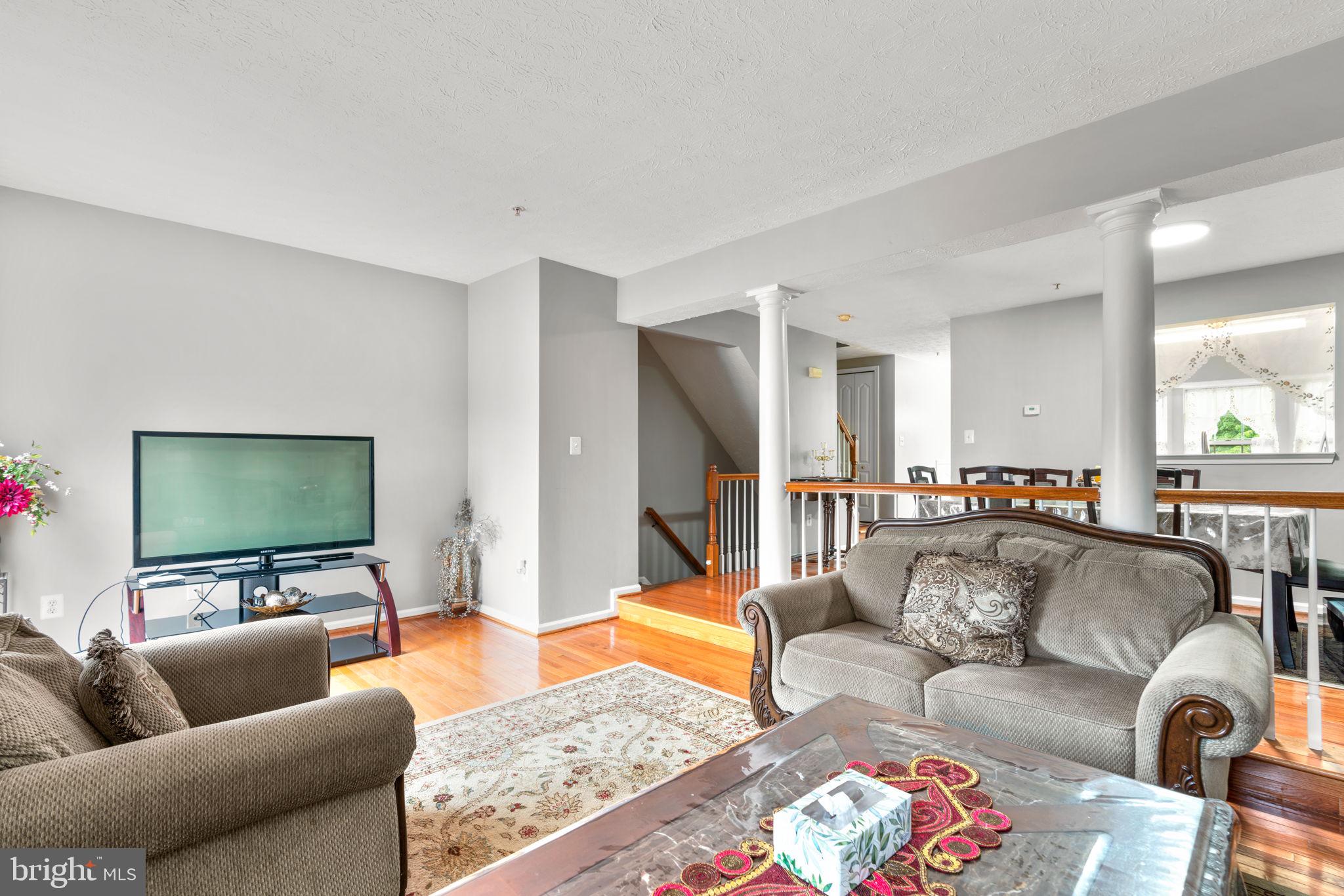 8839 HAWTHORNE COURT