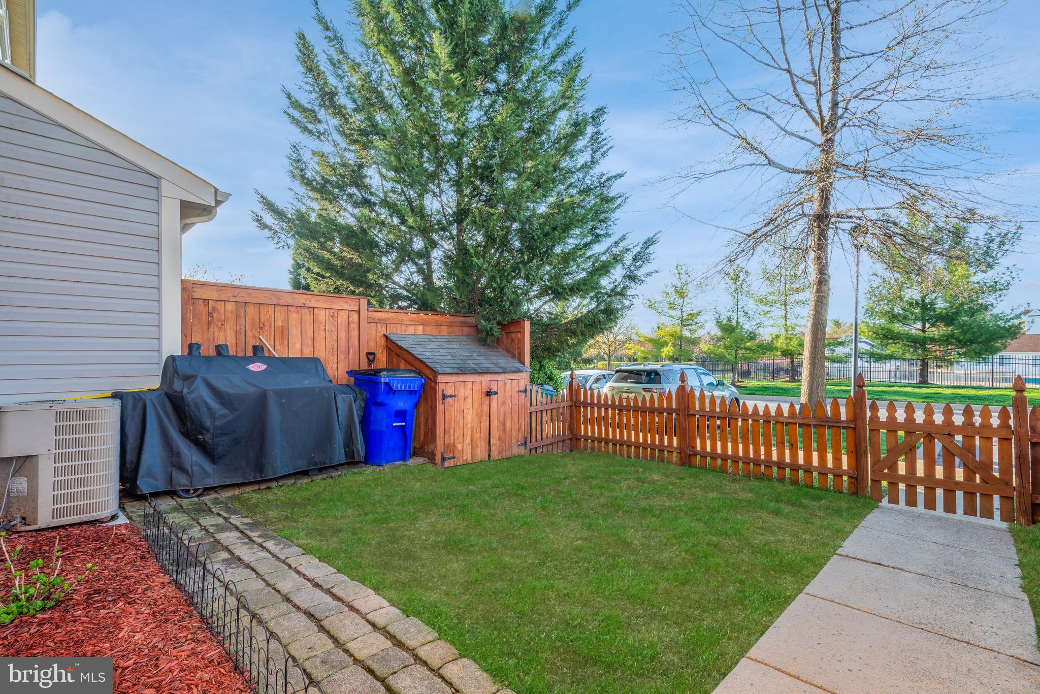 WELLINGTON TRACE - Residential