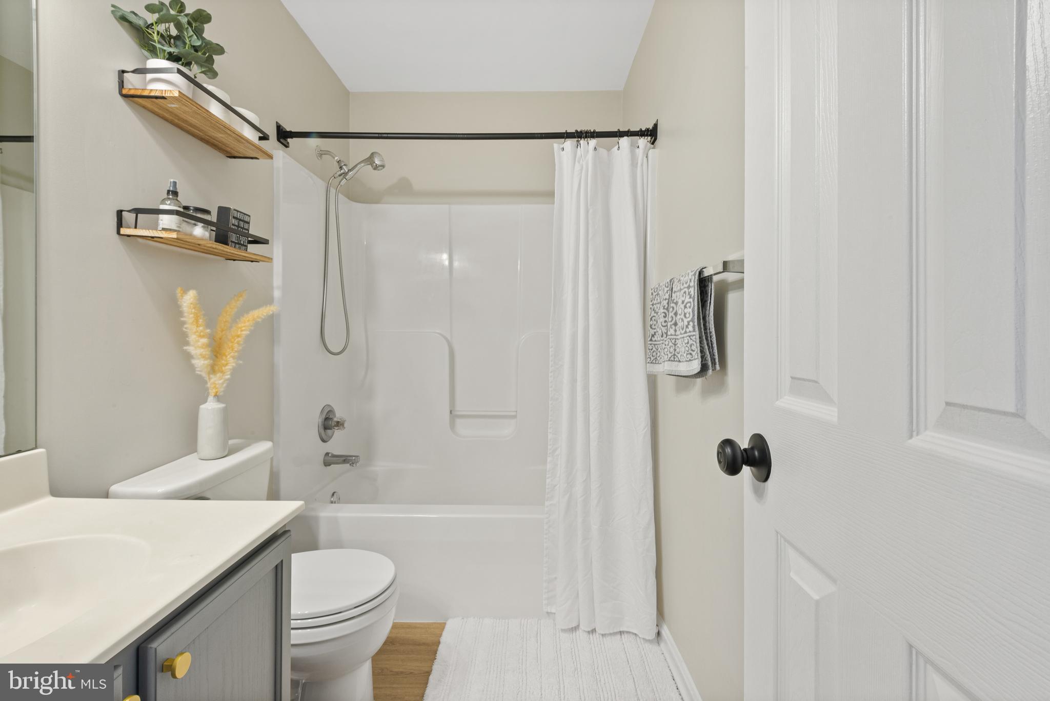 WELLINGTON TRACE - Residential