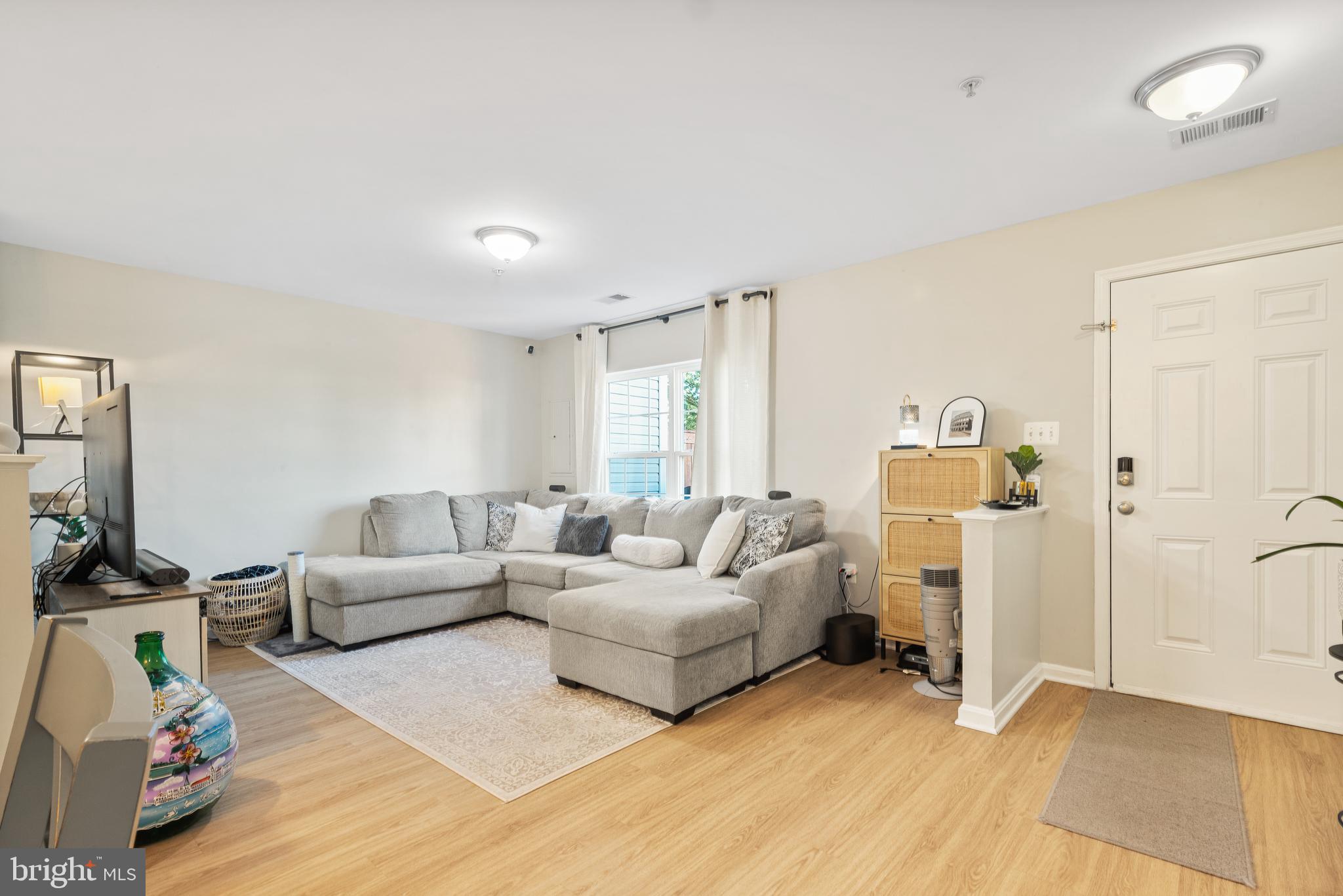 WELLINGTON TRACE - Residential