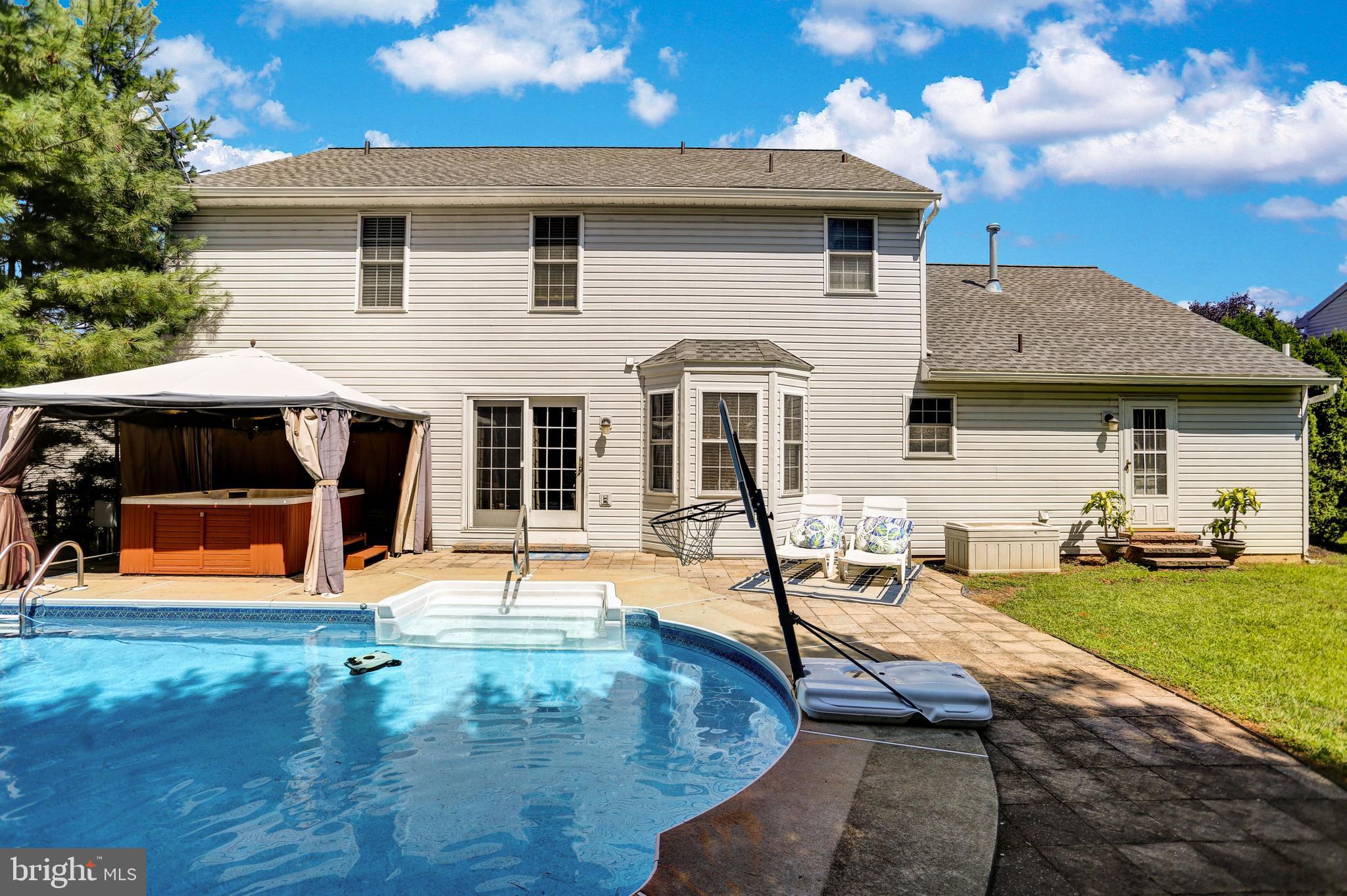 COUNTRY CLUB RUN - Residential