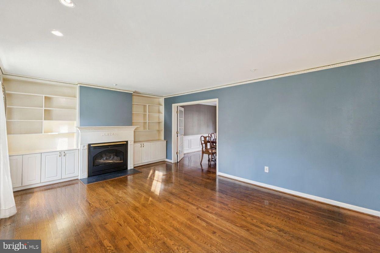 PARKSIDE ESTATES - Residential