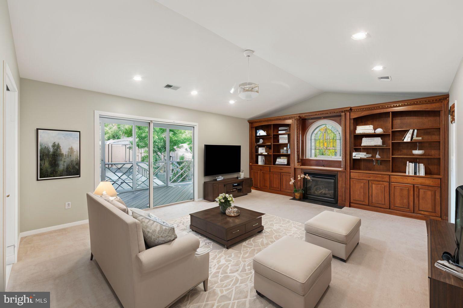 PARKSIDE ESTATES - Residential