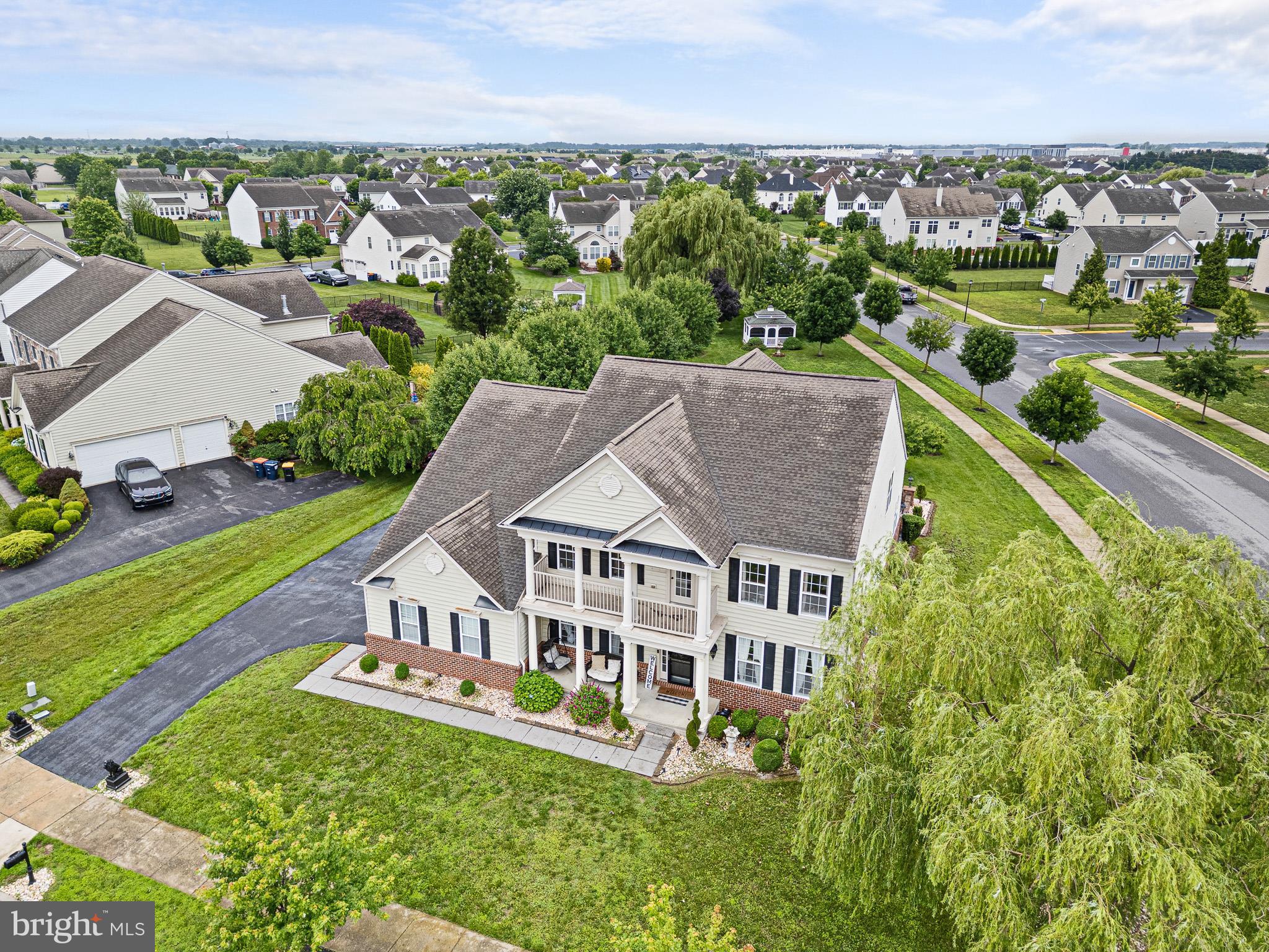 102 W CRAIL COURT