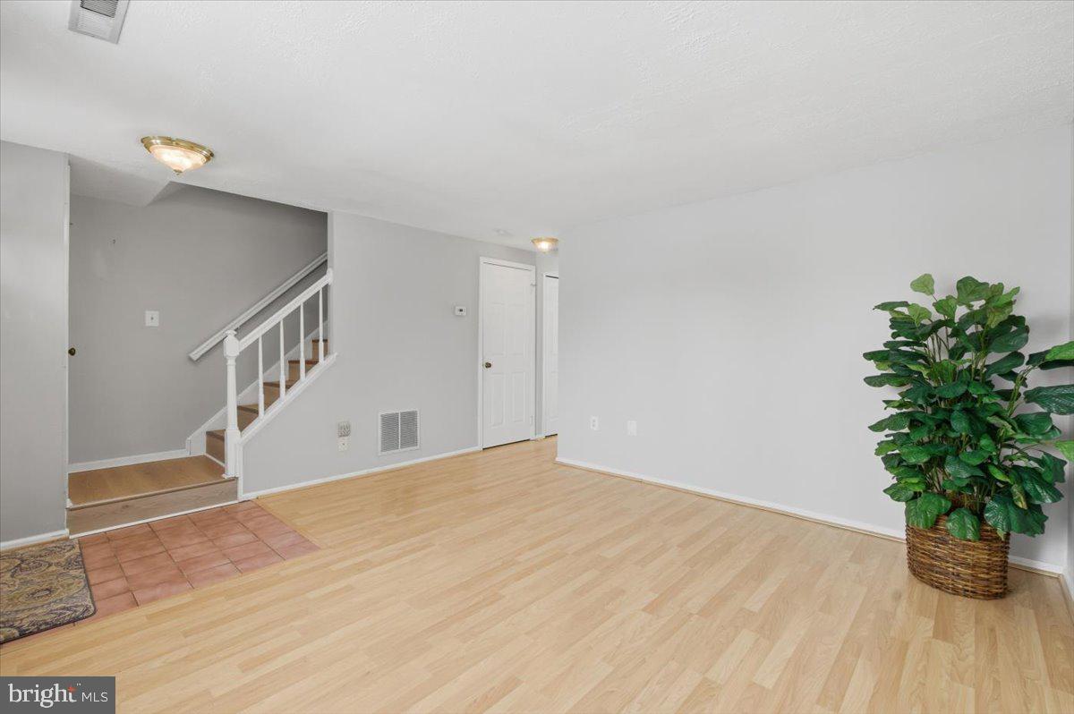 COUNTRYSIDE - Residential