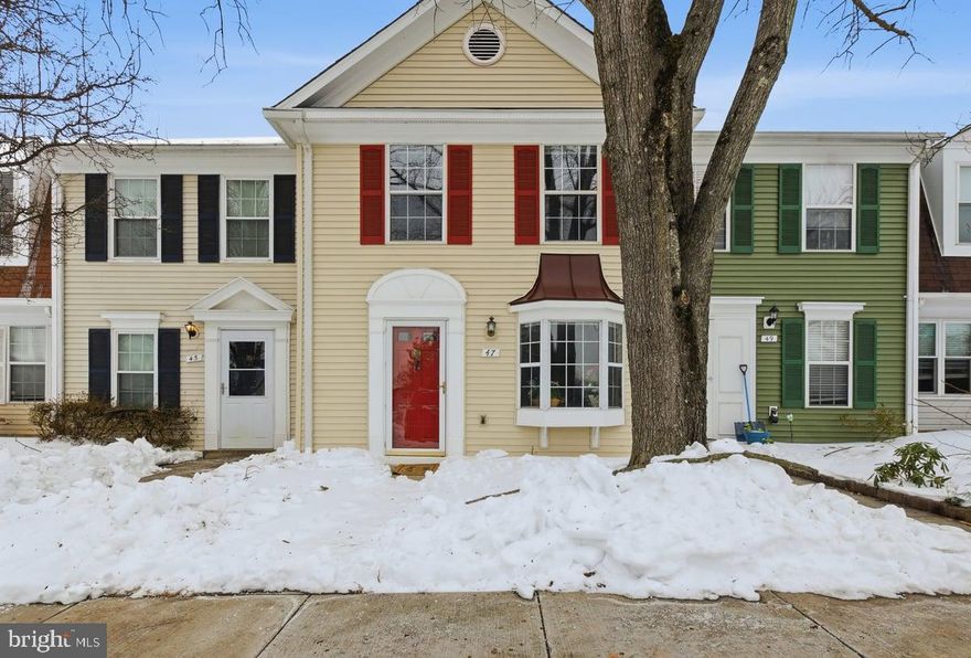 Brand-new LVP flooring enhances the kitchen and upper level of this move-in-ready townhome—perfect for first-time buyers or savvy investors alike! Welcome to this inviting 3-bedroom, 1.5-bath residence nestled in the sought-after Countryside community of Sterling, VA. A new roof and a tranquil wooded backdrop add to the home’s appeal, offering both peace of mind and natural privacy.
Set in a quiet, friendly neighborhood, the home blends thoughtful updates with warm, comfortable living spaces. Each of the three generously sized bedrooms is filled with natural light and ample closet storage, creating ideal personal retreats. Residents of Countryside enjoy outstanding amenities, including parks, walking trails, community pools, three basketball and tennis courts, and recreational areas—all supported by one of the lowest HOA fees in the region.
Conveniently located just minutes from shopping, dining, and major commuter routes, and only seven miles from Dulles International Airport, this home makes everyday living and travel effortless.