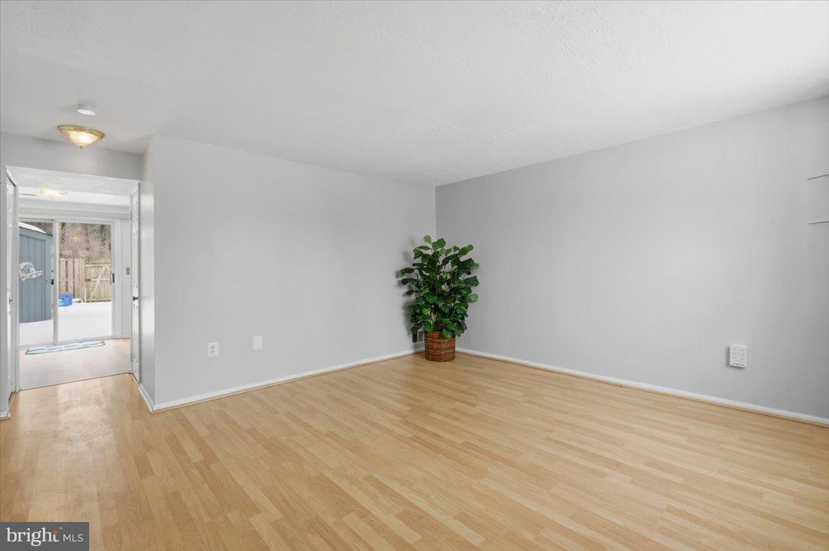 COUNTRYSIDE - Residential